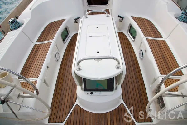 Sun Odyssey 45 - Yacht Charter Sailica