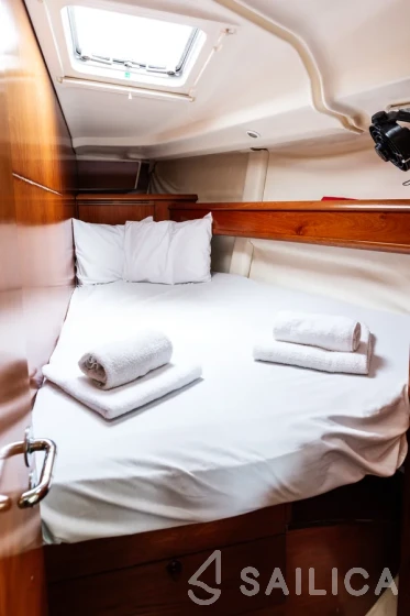 Sun Odyssey 45 - Yacht Charter Sailica