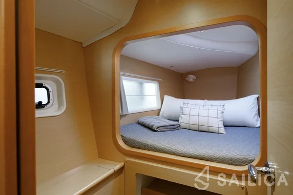 Lagoon 380 S2 - Yacht Charter Sailica