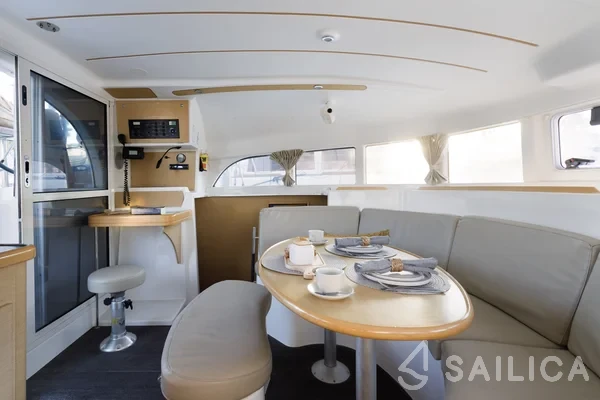 Lagoon 380 S2 - Yacht Charter Sailica