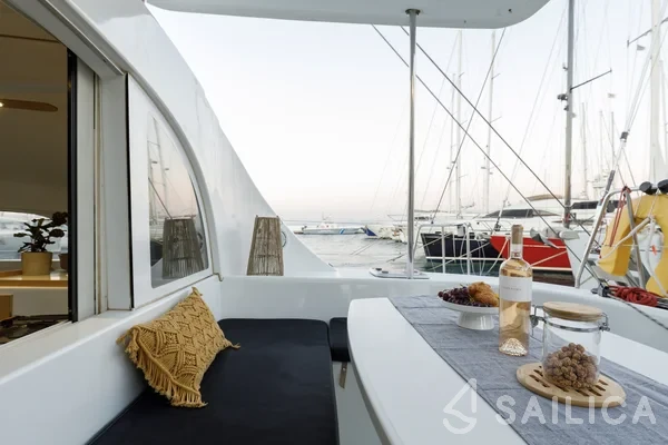 Lagoon 380 S2 - Yacht Charter Sailica
