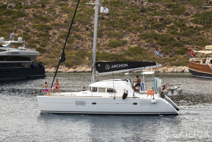 Lagoon 380 S2 - Yacht Charter Sailica