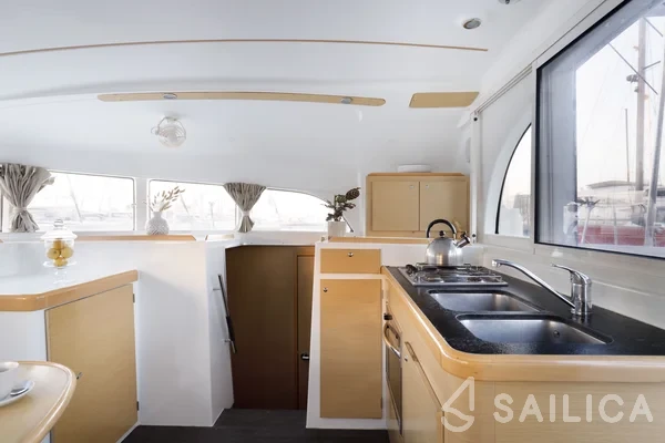 Lagoon 380 S2 - Yacht Charter Sailica