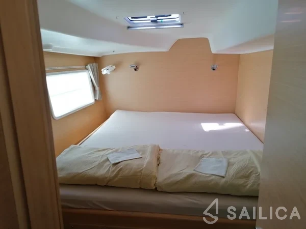 Lagoon 380 S2 - Yacht Charter Sailica