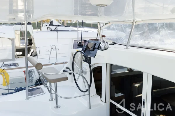 Lagoon 380 S2 - Yacht Charter Sailica
