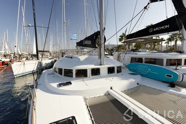 Lagoon 380 S2 - Yacht Charter Sailica