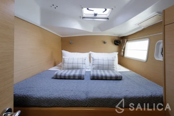 Lagoon 380 S2 - Yacht Charter Sailica