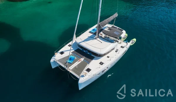 Lagoon 42 - Yacht Charter Sailica