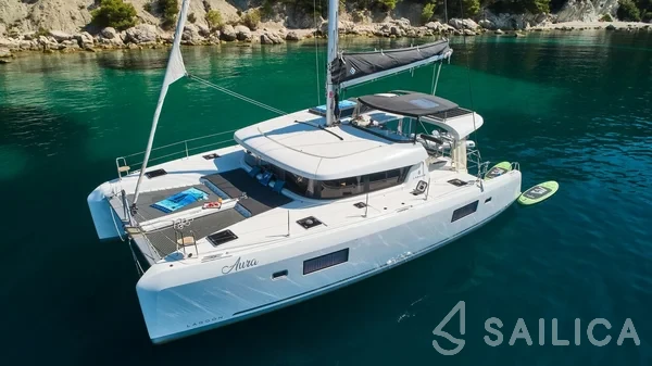 Lagoon 42 - Yacht Charter Sailica