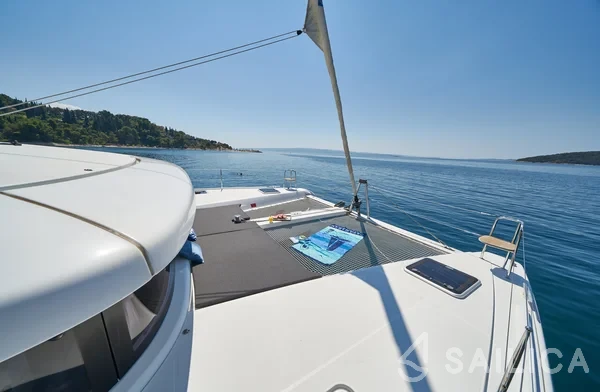 Lagoon 42 - Yacht Charter Sailica