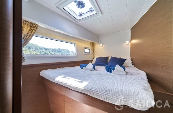 Lagoon 42 - Yacht Charter Sailica