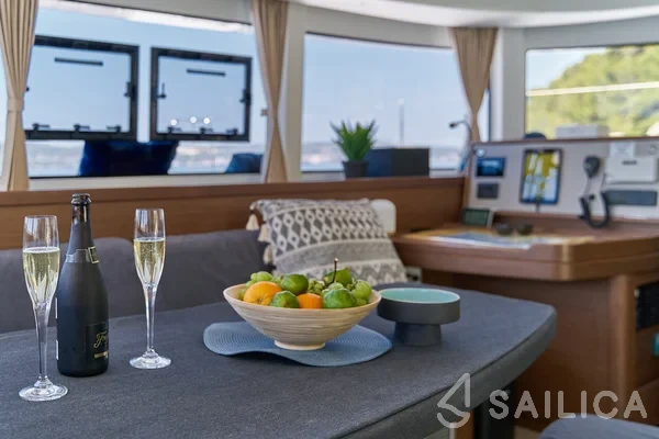 Lagoon 42 - Yacht Charter Sailica
