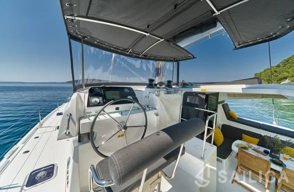 Lagoon 42 - Yacht Charter Sailica