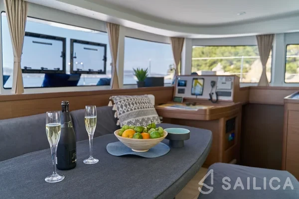 Lagoon 42 - Yacht Charter Sailica