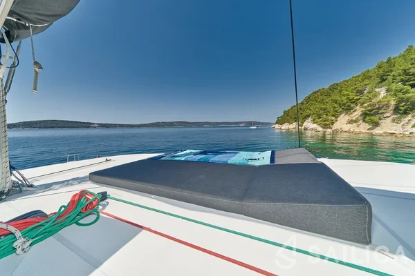 Lagoon 42 - Yacht Charter Sailica
