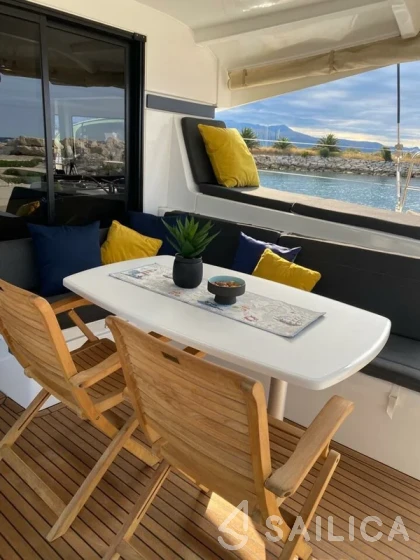 Lagoon 42 - Yacht Charter Sailica