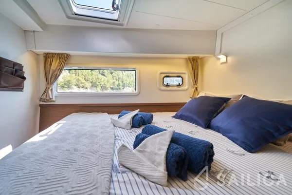 Lagoon 42 - Yacht Charter Sailica