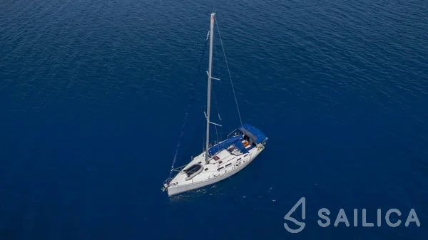 Dufour 425 Grand Large - Yacht Charter Sailica