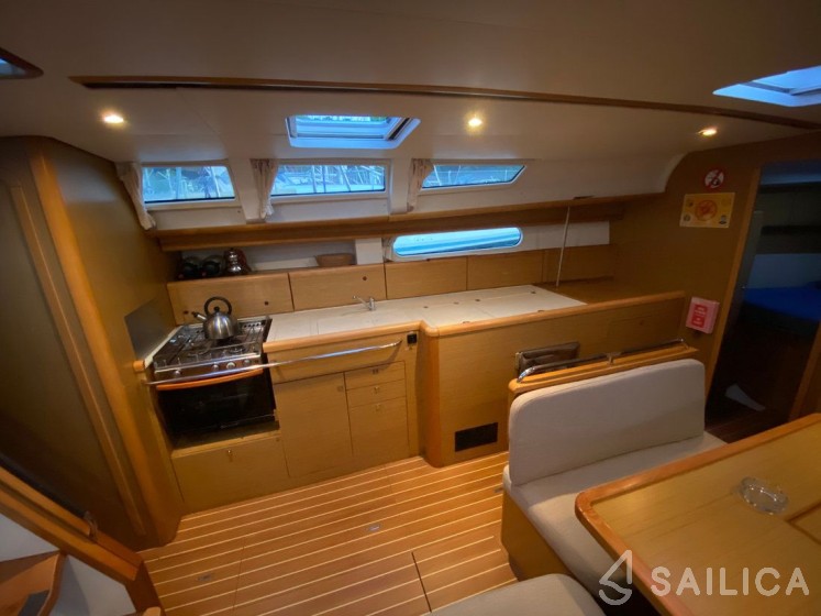 Sun Odyssey 44i - Yacht Charter Sailica