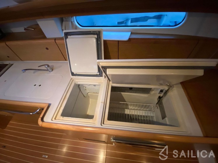 Sun Odyssey 44i - Yacht Charter Sailica