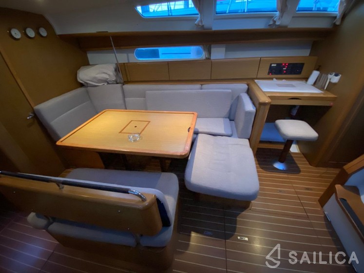 Sun Odyssey 44i - Yacht Charter Sailica