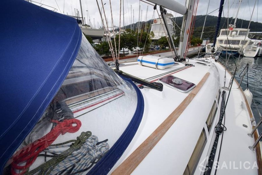 Sun Odyssey 44i - Yacht Charter Sailica