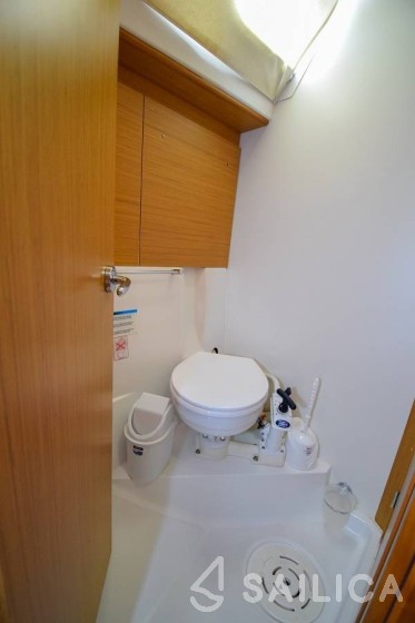 Sun Odyssey 44i - Yacht Charter Sailica