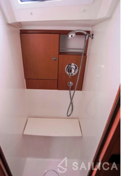 Bavaria 46 Cruiser - Yacht Charter Sailica