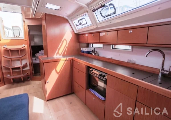 Bavaria 46 Cruiser - Yacht Charter Sailica