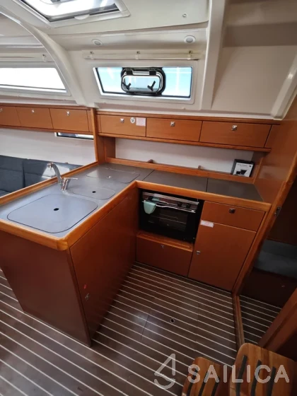Bavaria 37 Cruiser - Yacht Charter Sailica