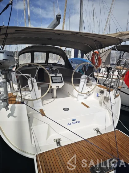 Bavaria 37 Cruiser - Yacht Charter Sailica