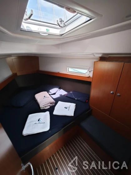 Bavaria 37 Cruiser - Yacht Charter Sailica