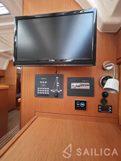 Bavaria 37 Cruiser - Yacht Charter Sailica