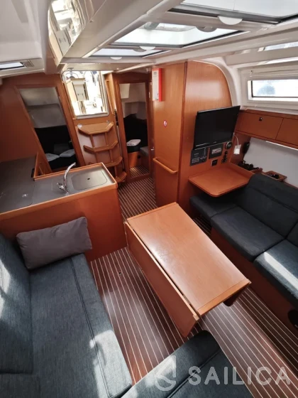 Bavaria 37 Cruiser - Yacht Charter Sailica