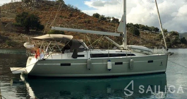 Bavaria 37 Cruiser - Yacht Charter Sailica