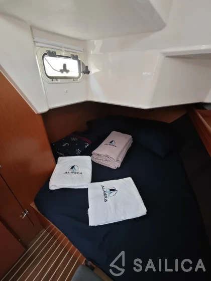 Bavaria 37 Cruiser - Yacht Charter Sailica
