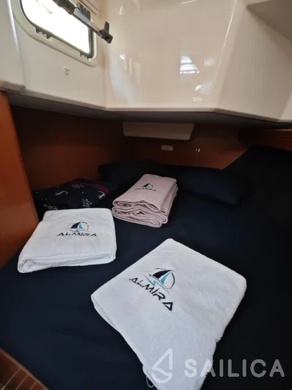 Bavaria 37 Cruiser - Yacht Charter Sailica