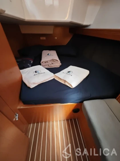 Bavaria 37 Cruiser - Yacht Charter Sailica