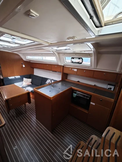 Bavaria 37 Cruiser - Yacht Charter Sailica