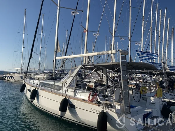 Oceanis 45 - Photo #14 Oceanis 45 - Yacht Charter Sailica