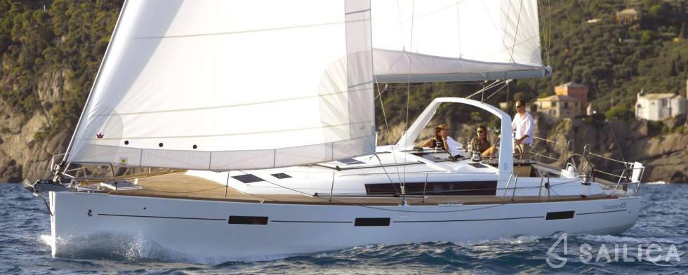 Oceanis 45 - Photo #13 Oceanis 45 - Yacht Charter Sailica