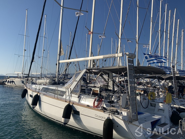 Oceanis 45 - Photo #9 Oceanis 45 - Yacht Charter Sailica