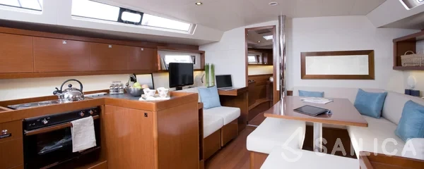 Oceanis 45 - Photo #18 Oceanis 45 - Yacht Charter Sailica