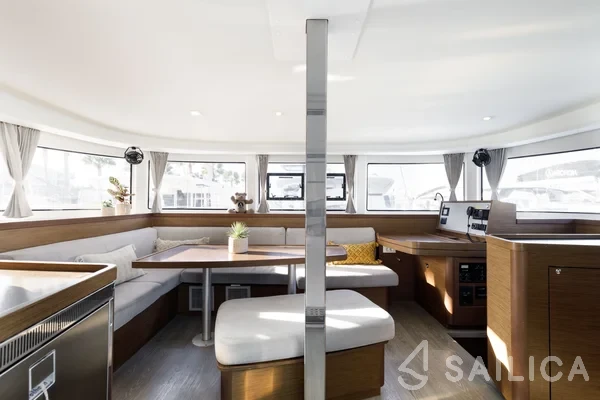 Lagoon 42 - Yacht Charter Sailica