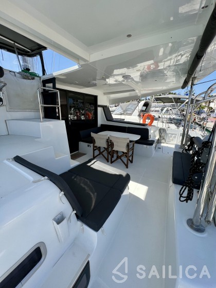 Lagoon 42 - Yacht Charter Sailica