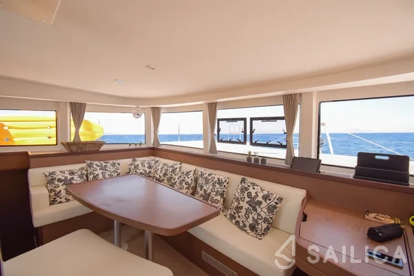 Lagoon 42 - Yacht Charter Sailica