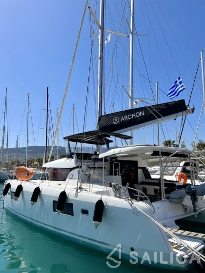Lagoon 42 - Yacht Charter Sailica