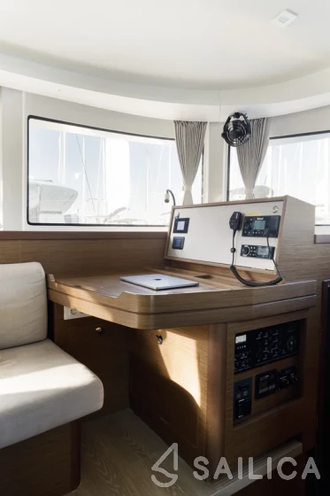 Lagoon 42 - Yacht Charter Sailica
