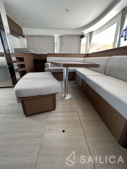Lagoon 42 - Yacht Charter Sailica