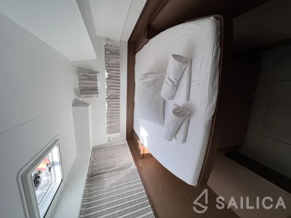 Lagoon 42 - Yacht Charter Sailica
